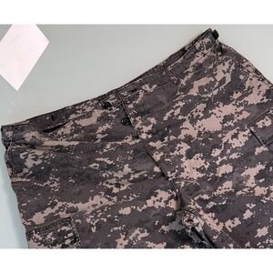 Rothco Brand BDU Cargo Shorts Mens 42x10 Gray & Black Digital Camo Pattern